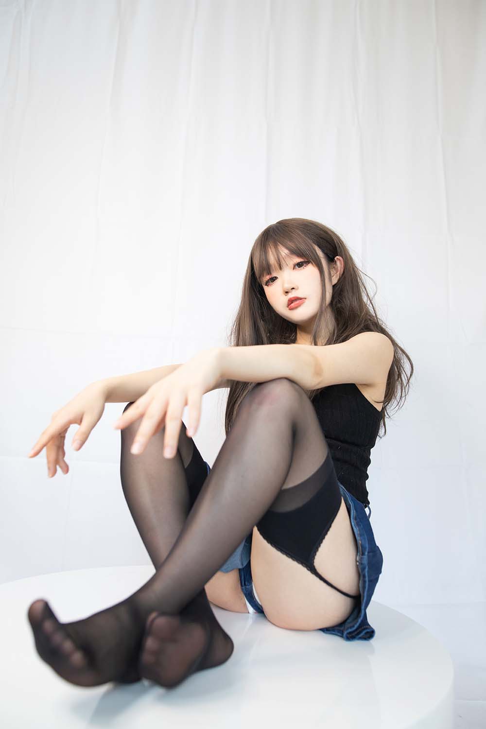 神沢永莉 – 毛衣牛仔裙吊带黑丝 Cosplay-第1张