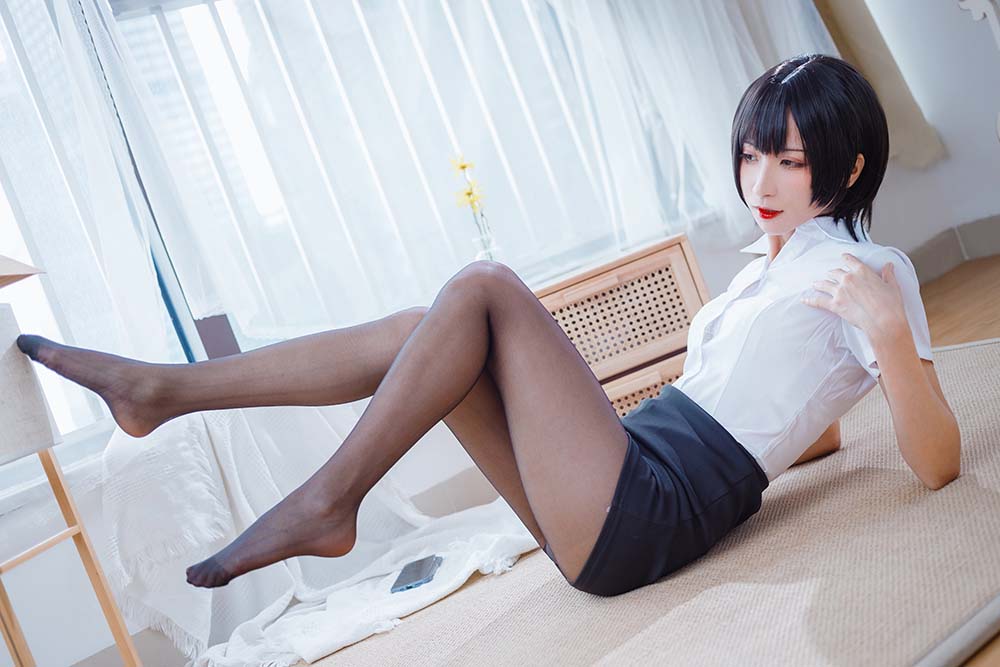 贝儿酱Miki – OL装 Cosplay-第1张