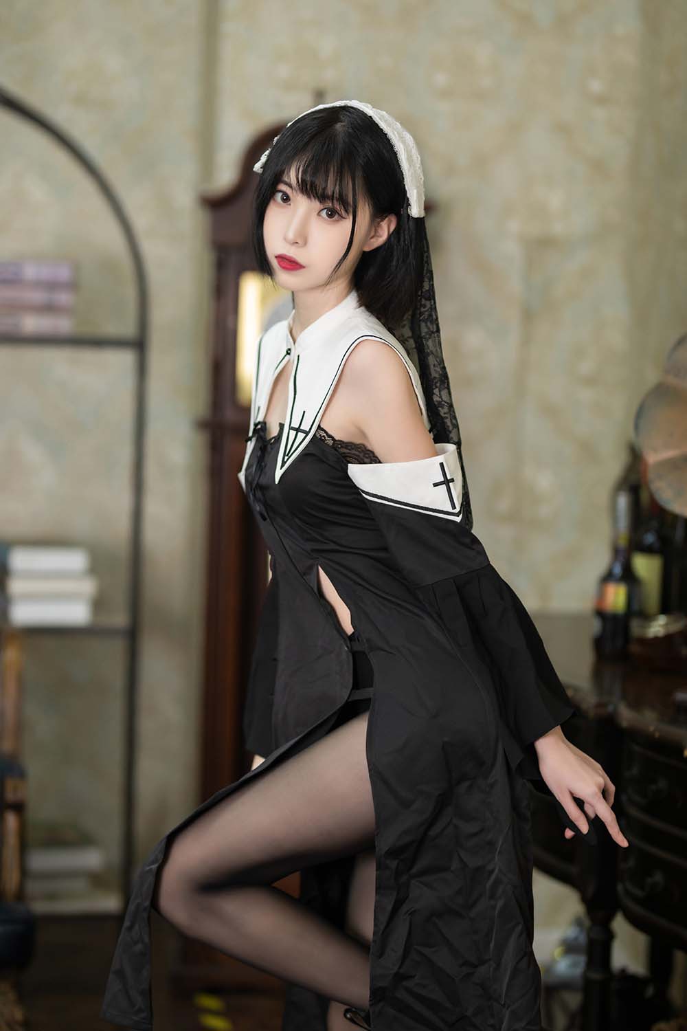 许岚(叁月life) – 暗黑修女 Cosplay-第1张