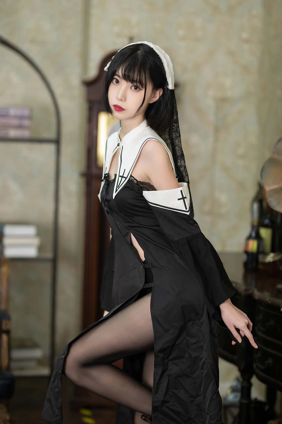 许岚(叁月life) – 暗黑修女 Cosplay-第1张