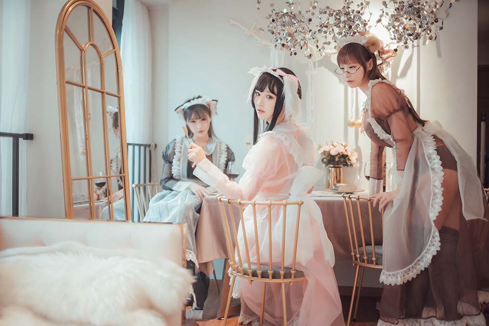爱老师_PhD & 奶文文 & 铁板烧鬼舞w – 透明女仆 Cosplay-第1张