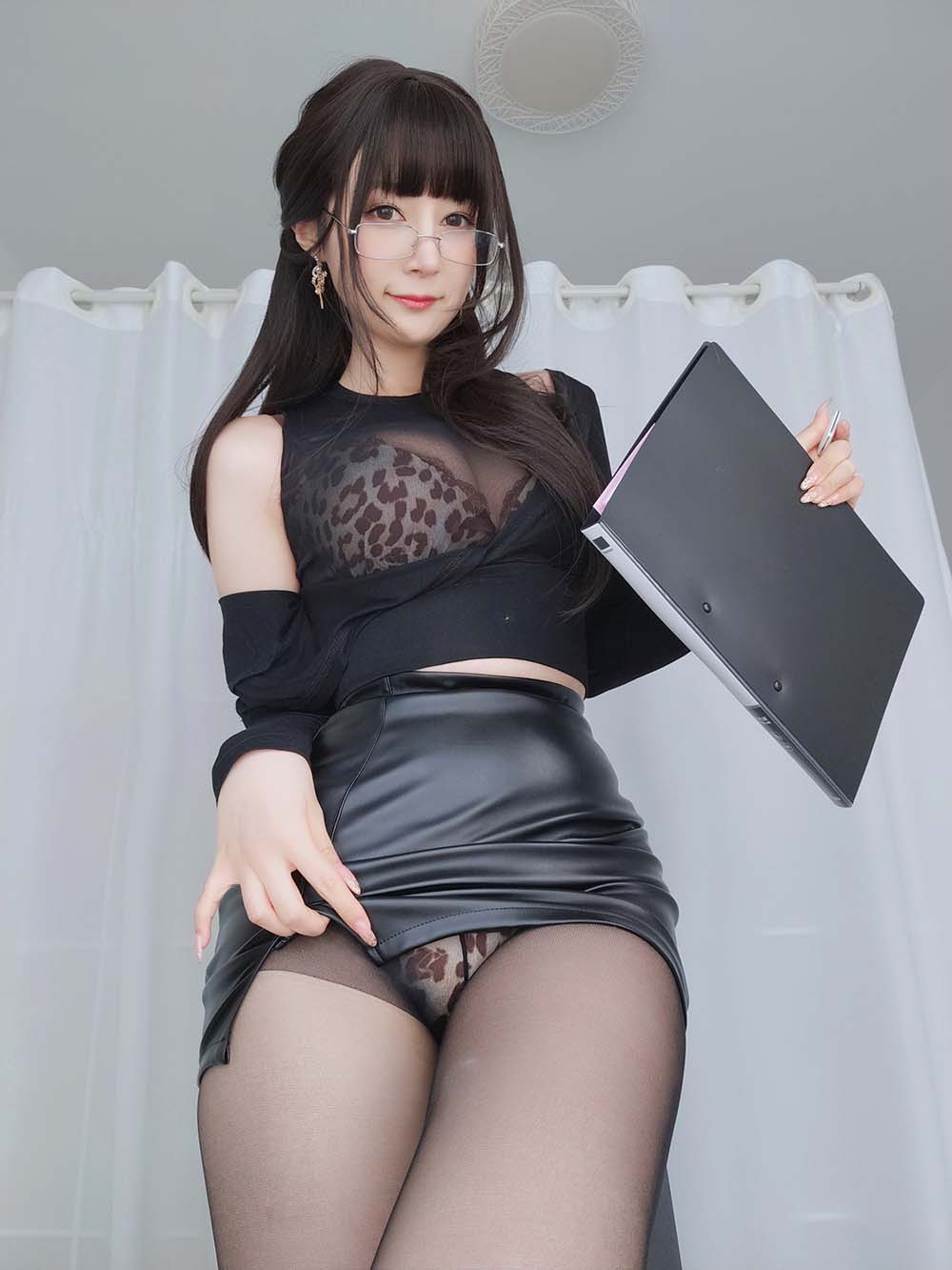 白银 – 黒糸女上司 Cosplay-第1张