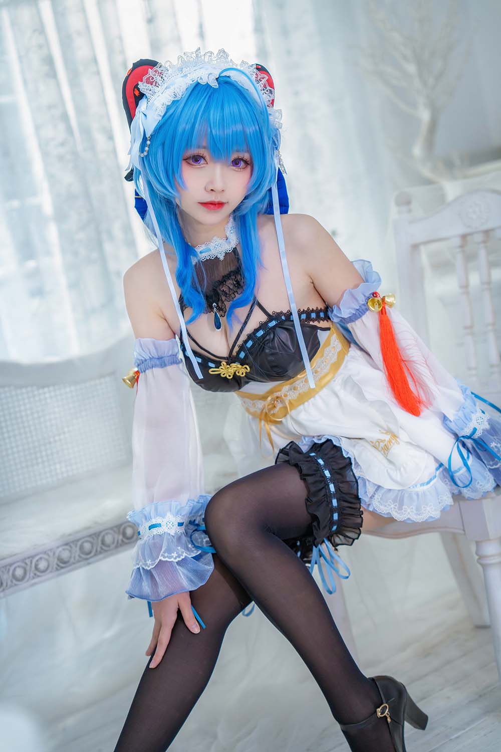 大大卷卷小卷 – 甘雨女仆 Cosplay-第1张
