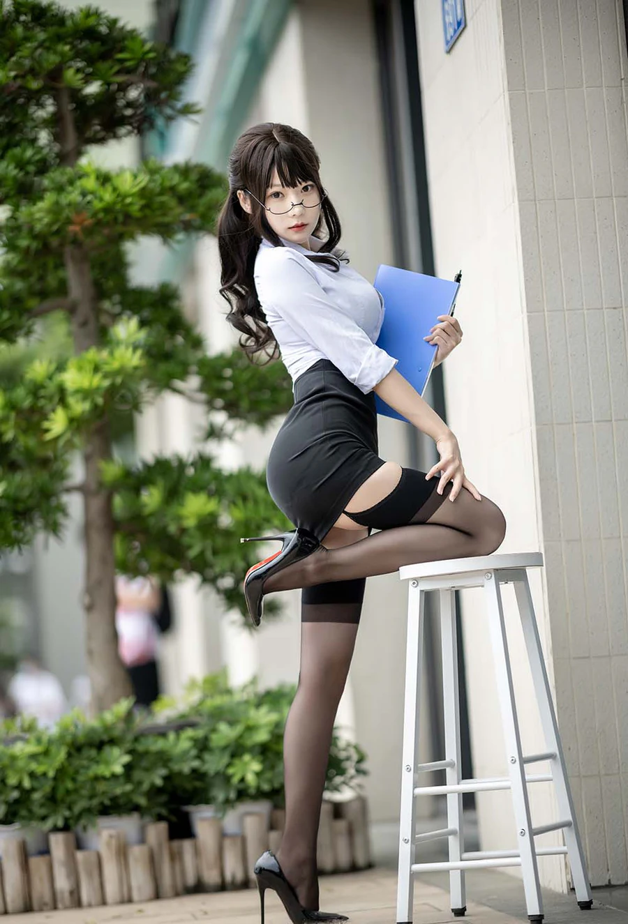 香草喵露露 – 丝袜西装诱惑 Cosplay-第1张