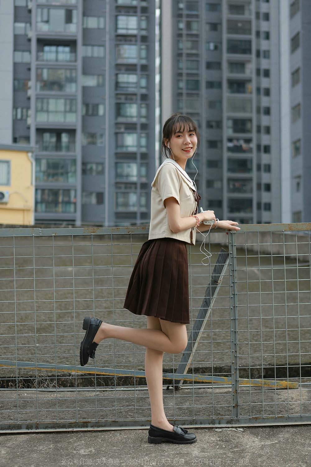 [IESS异思趣向] 2022.02.08 丝享家999：团团《网易云长腿少女》 IESS异思趣向-第1张