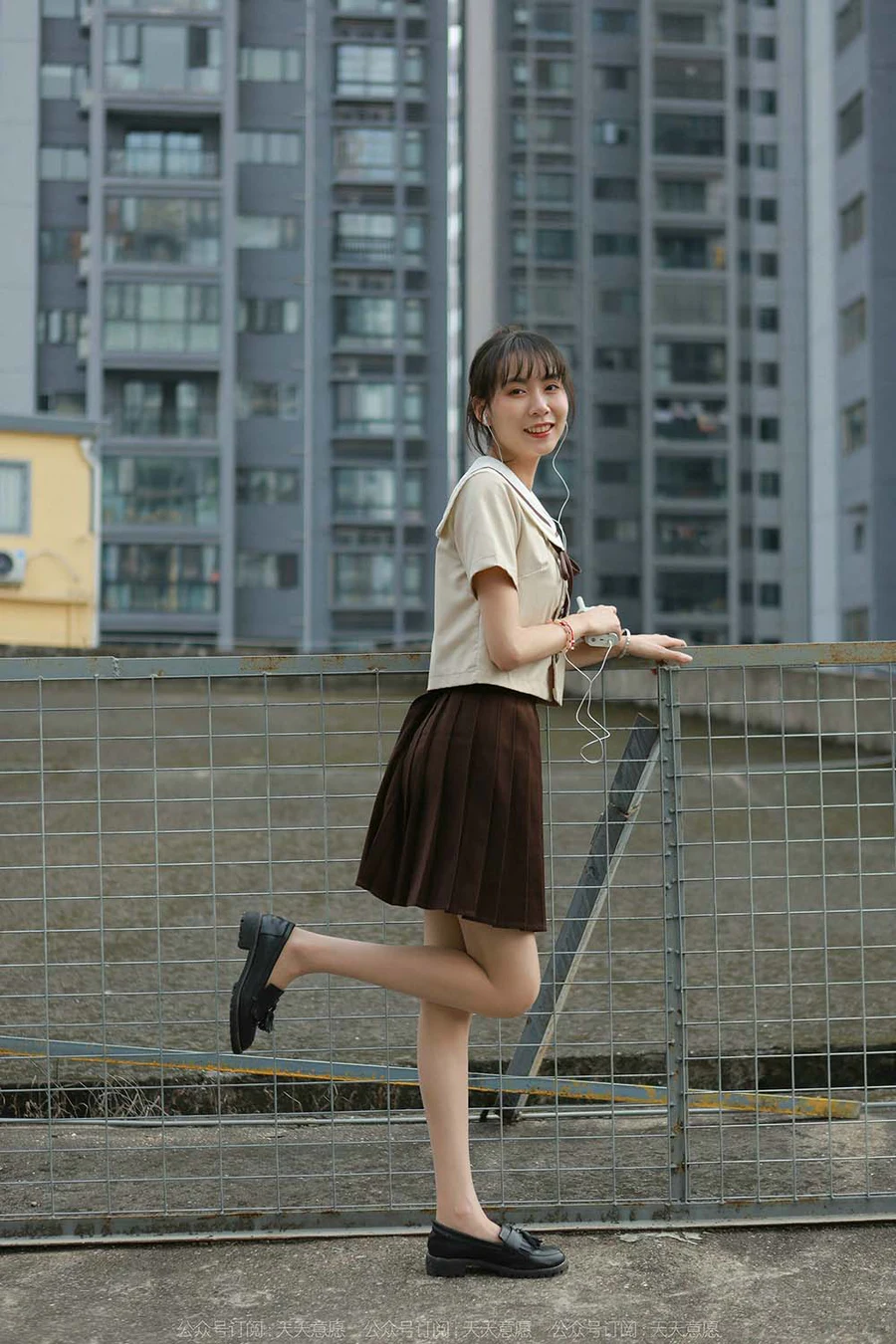 [IESS异思趣向] 2022.02.08 丝享家999：团团《网易云长腿少女》 IESS异思趣向-第1张