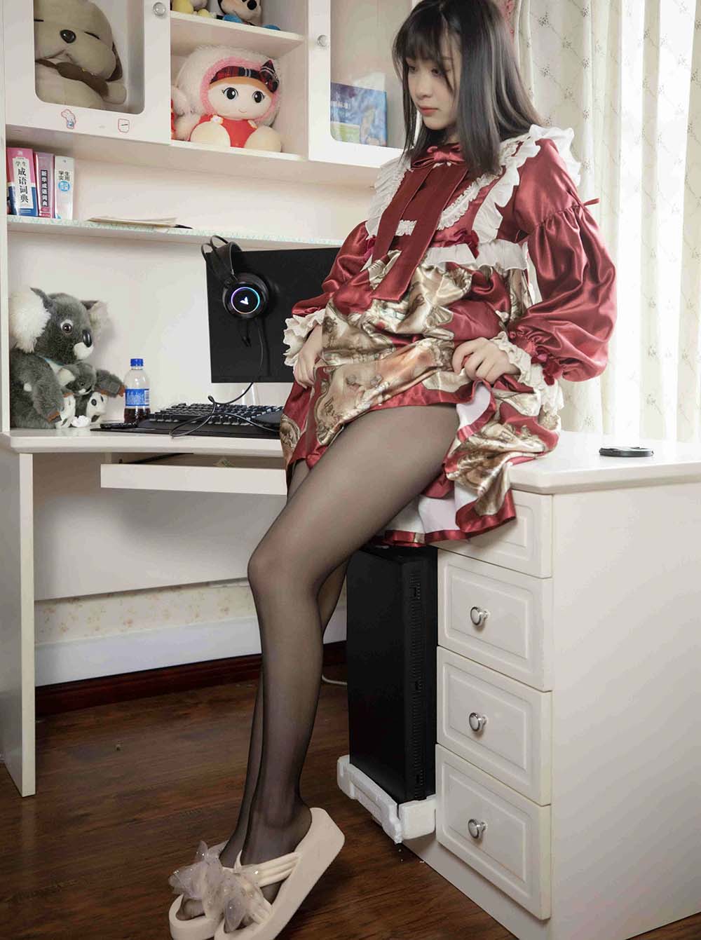 幻琪琪 – 红色Lolita 黑丝 Cosplay-第2张