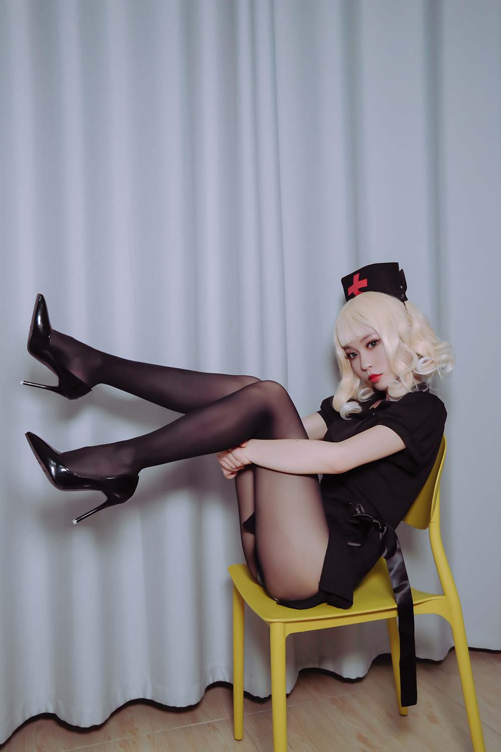 白易子教主 – 黑化护士 Cosplay-第2张
