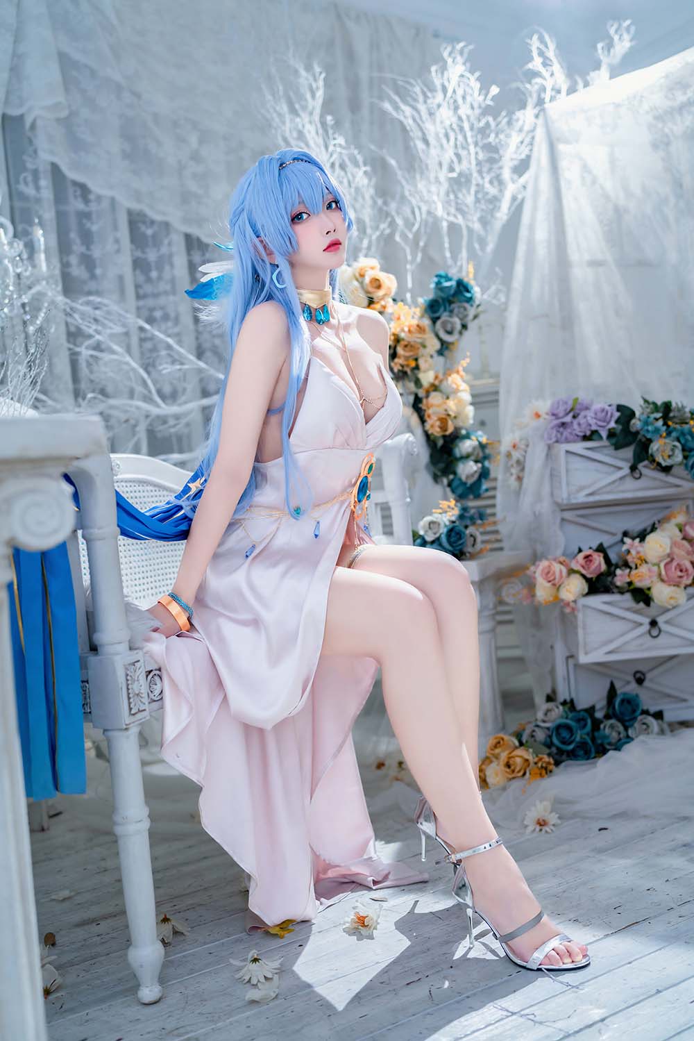 宫本桜 – Nikke胜利女神 海伦娜礼服 Cosplay-第2张