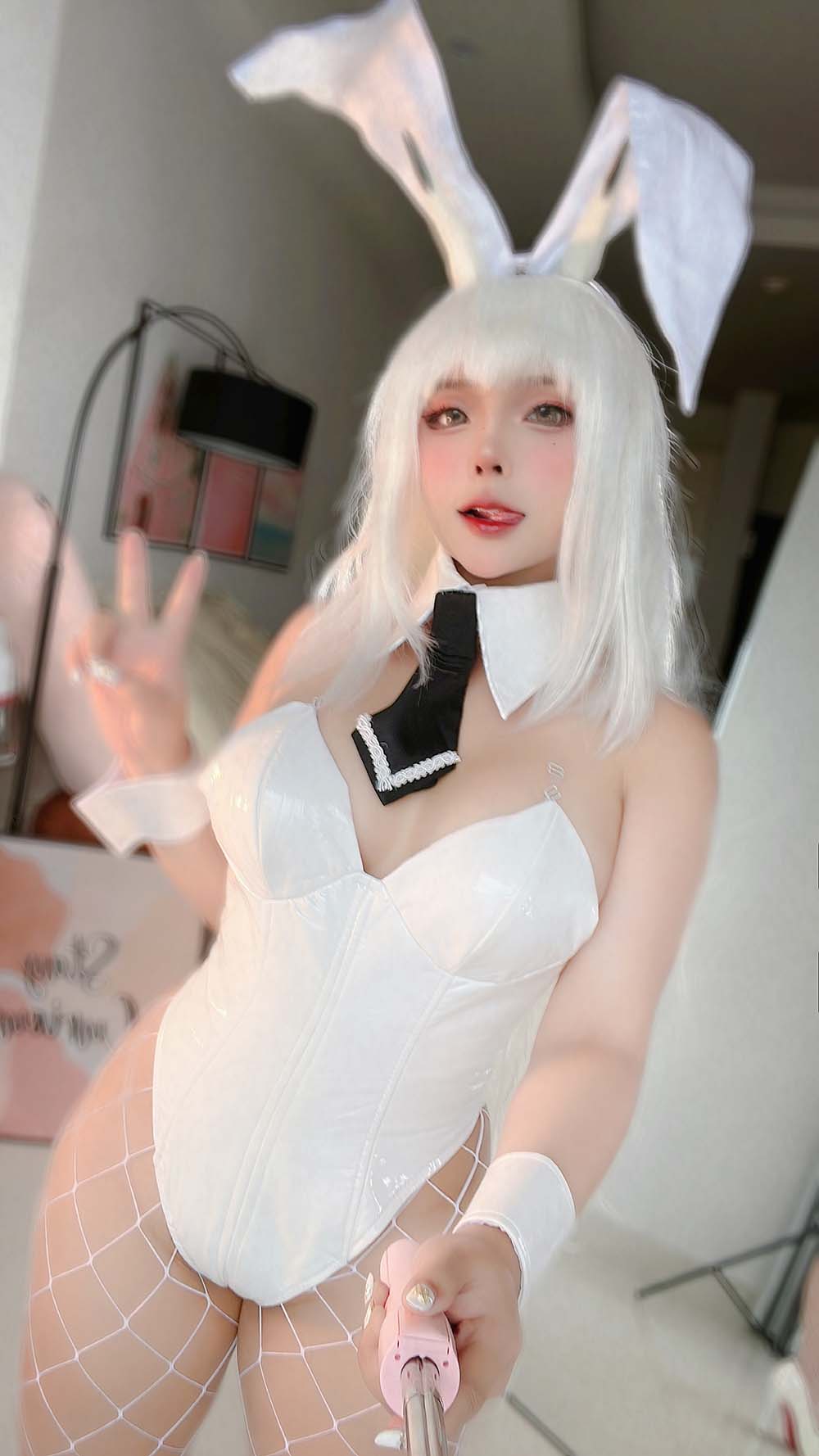 Sayo Momo – NIKKE Naughty Oil Bunny Cosplay-第1张