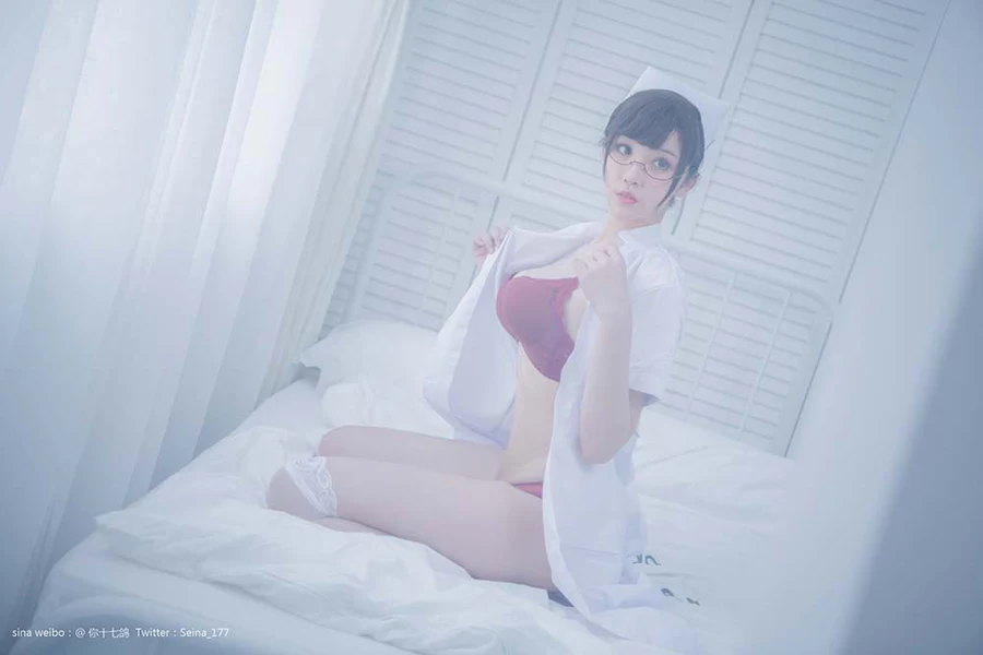 你十七鸽 – 白色护士 Cosplay-第2张