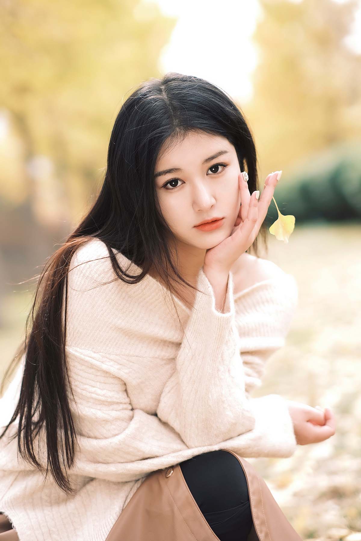 [YITUYU艺图语]2024.03.13 秋日银杏下的少女情怀 尚熠晗Momooly YITUYU艺图语-第1张