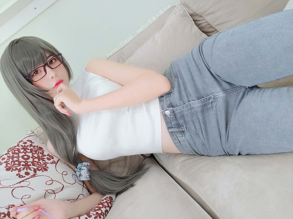 眼酱大魔王w – 白色无袖 Cosplay-第1张
