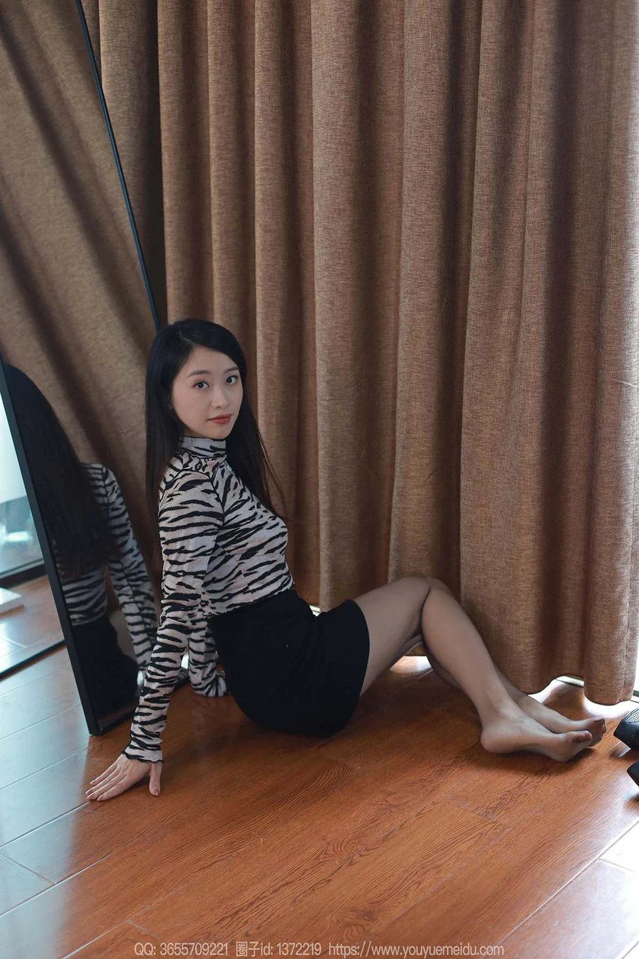 [IESS异思趣向] 2024.01.19 丝享家1642：小婕《风情包臀裙》 IESS异思趣向-第1张