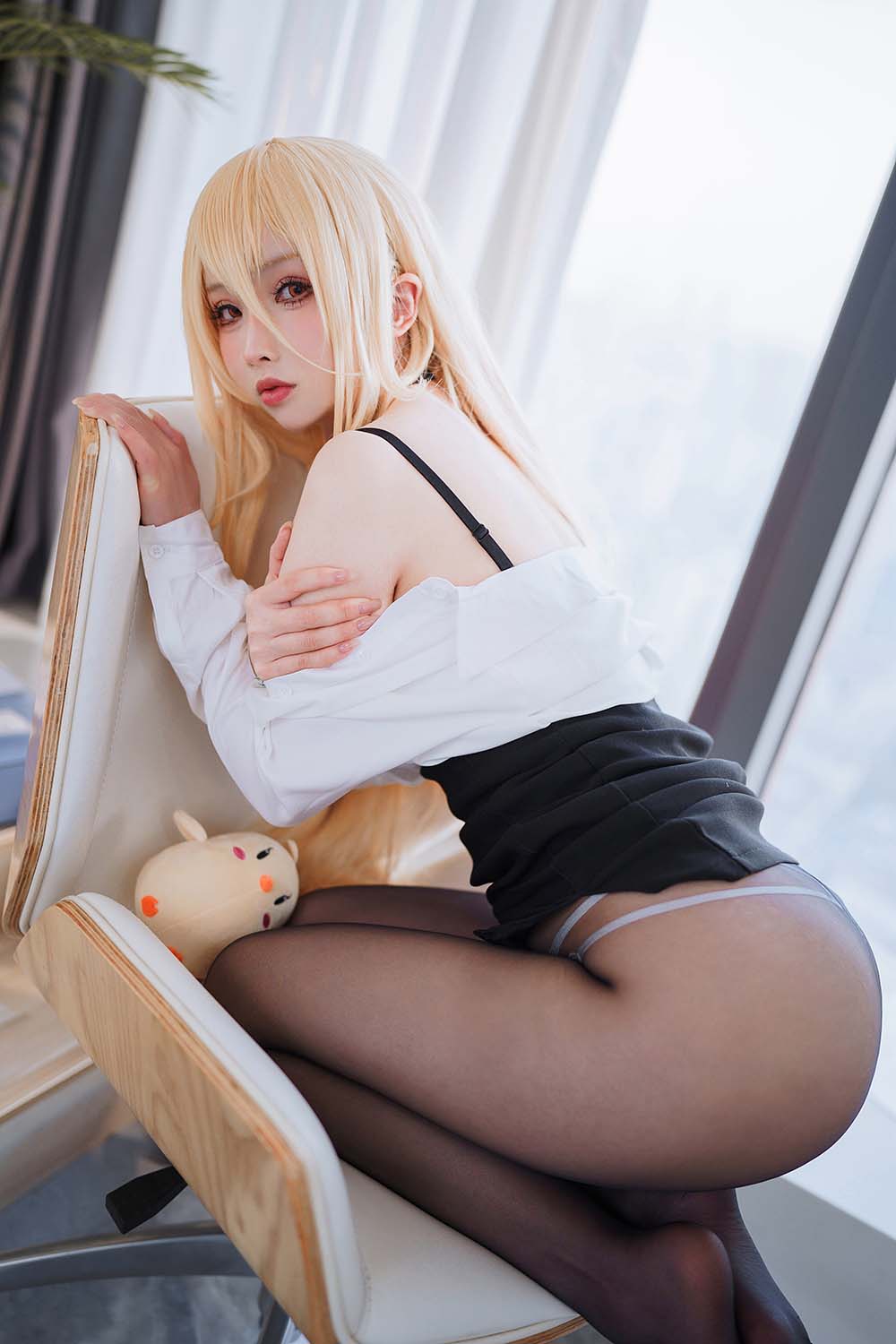 rioko凉凉子(肉扣热热子) – 办公室的意外 Cosplay-第1张