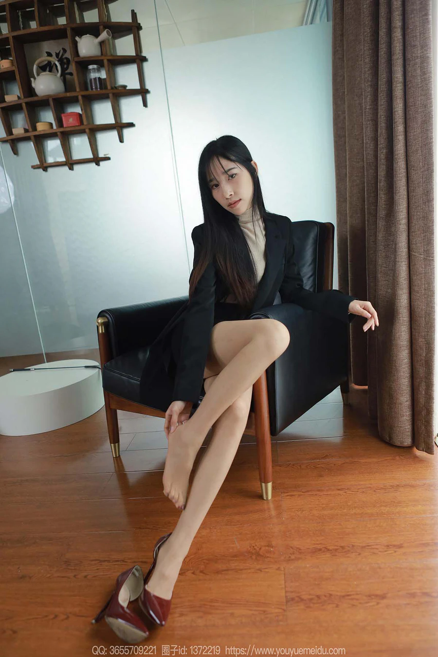 [IESS异思趣向] 2024.03.20 丝享家1694：美子《OL小黑裙》 IESS异思趣向-第1张