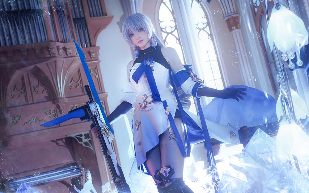 黑龙贯通 – 布洛妮娅 Cosplay-第1张