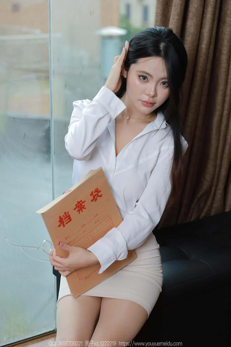 [IESS异思趣向] 2024.07.25 丝享家1803：兔兔《白衣职业（下）》 IESS异思趣向-第1张
