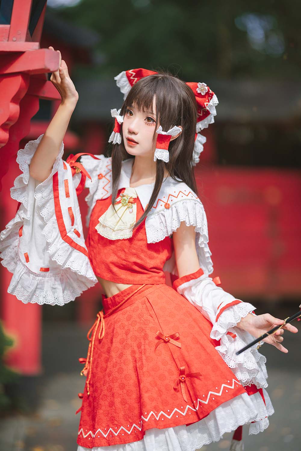 花柒Hana – 森森仙短款灵梦 Cosplay-第1张