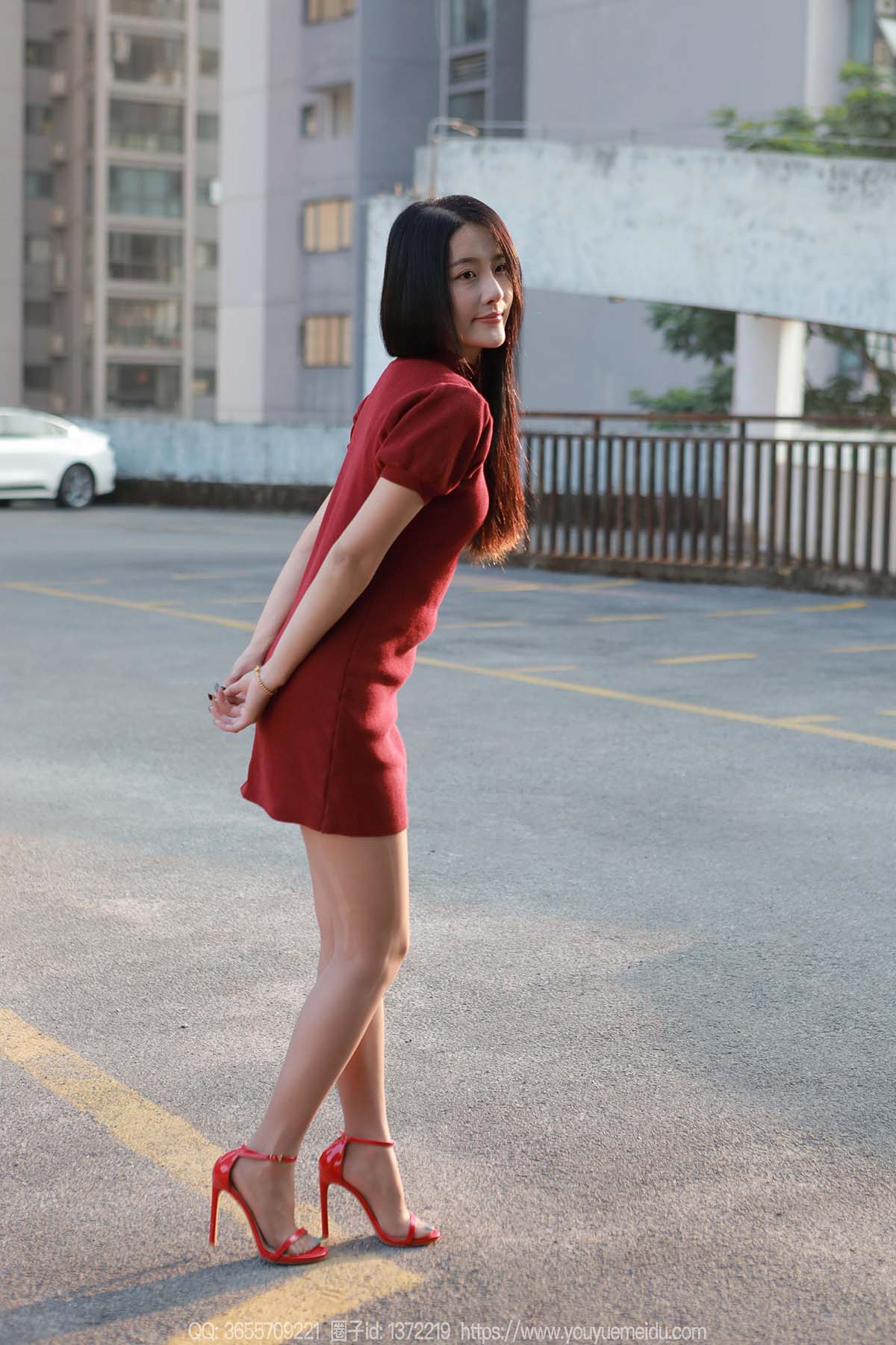 [IESS异思趣向] 2025.02.21 丝享家1983：婉萍《红苹果（下）》 IESS异思趣向-第1张