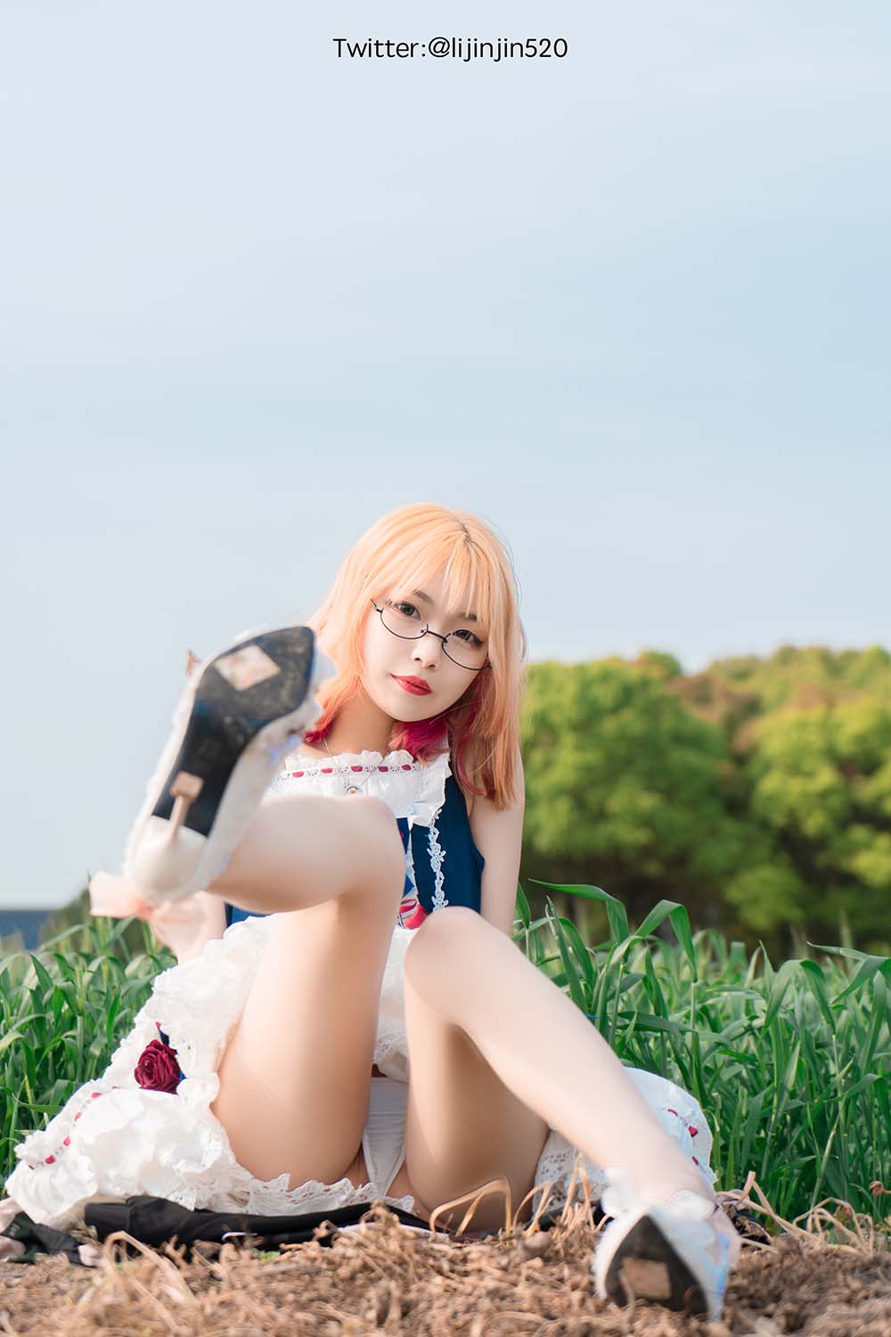 梨瑾瑾 – 户外LO裙 Cosplay-第2张