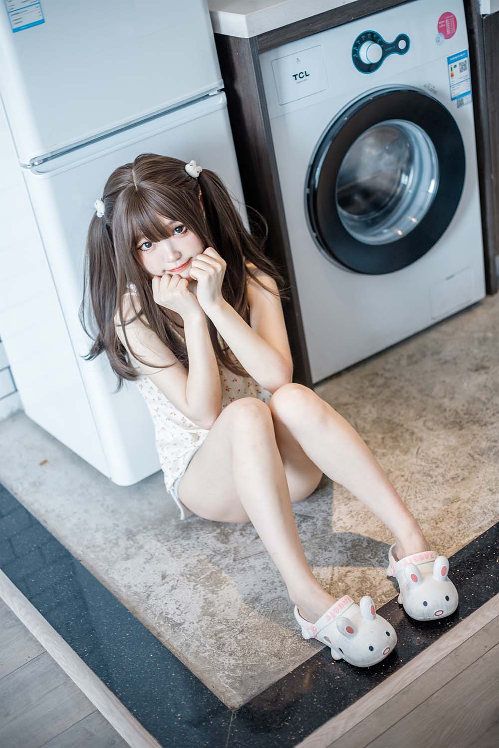 神沢永莉 – 黄色吊带睡衣兔兔 Cosplay-第1张