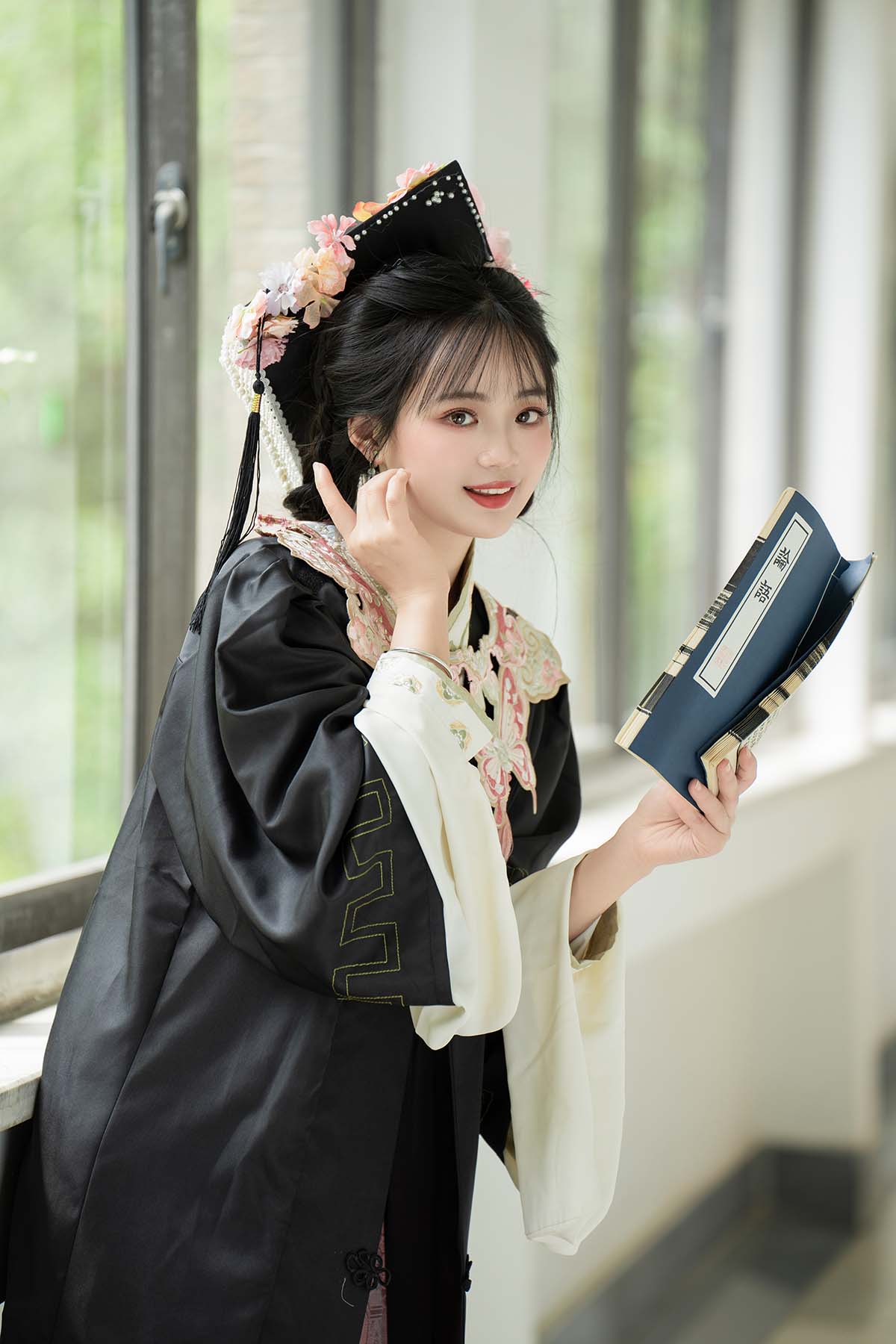 [YITUYU艺图语]2024.06.24 更适合中国人的学士服 小欧O YITUYU艺图语-第1张
