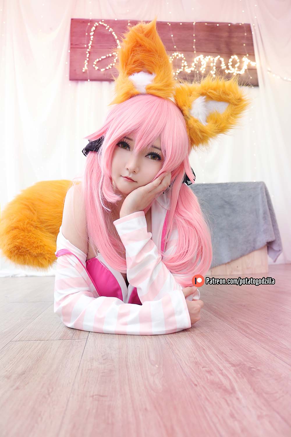 Potato Godzilla – Tamamo School Uniform Cosplay-第2张