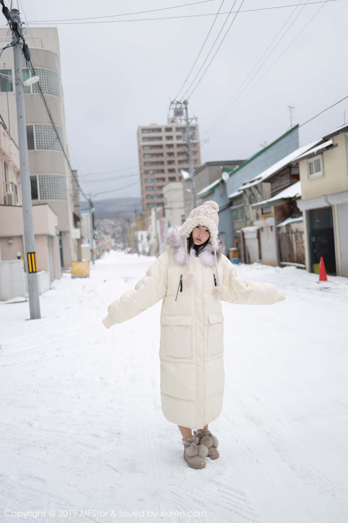 [MFStar模范学院]MF20191230VOL0246 2019.12.30 VOL.246 室外冰天雪地街头上 徐微微mia MFStar模范学院-第1张