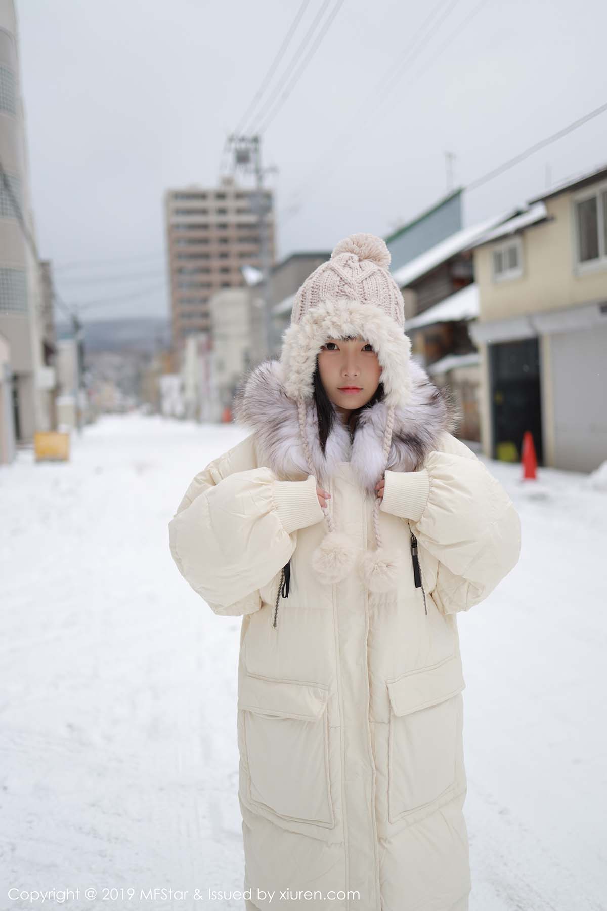 [MFStar模范学院]MF20191230VOL0246 2019.12.30 VOL.246 室外冰天雪地街头上 徐微微mia MFStar模范学院-第2张