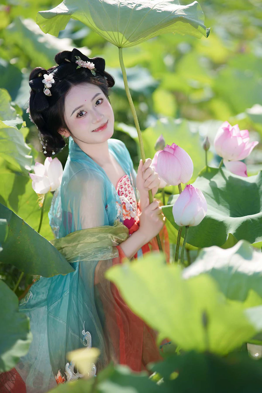 [YITUYU艺图语]2024.09.03 小荷才露尖尖角 薯片yoyi YITUYU艺图语-第1张