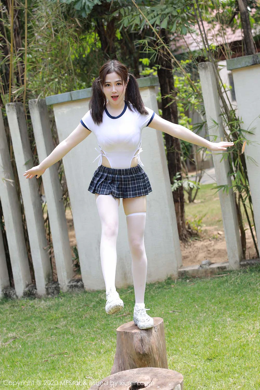 [MFStar模范学院]MF20200409VOL0305 2020.04.09 VOL.305 性感短裙与筒袜 蛋糕Cake MFStar模范学院-第1张