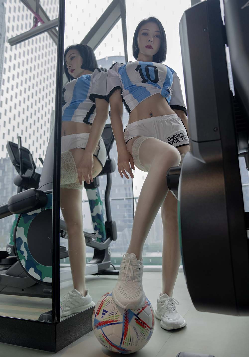 果儿Victoria – 浴室足球 Cosplay-第1张