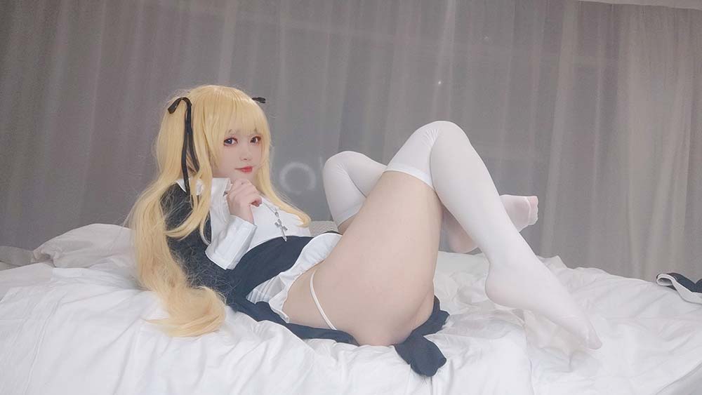 神沢永莉 – 英梨梨修女自拍 Cosplay-第1张
