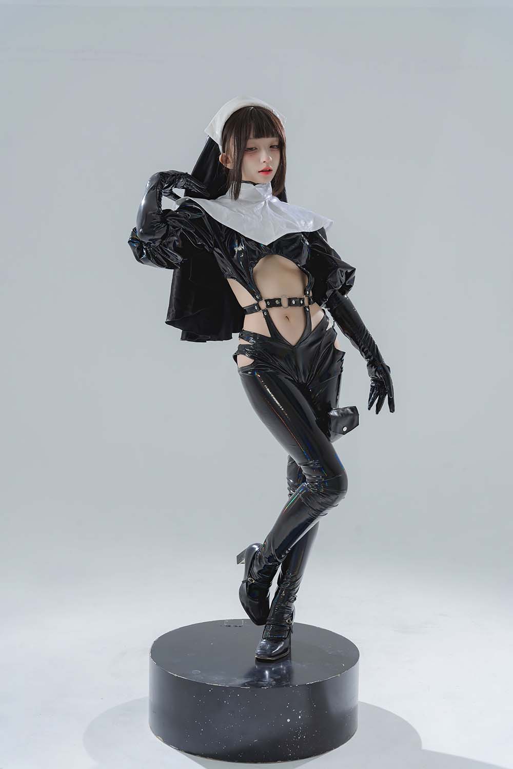 花铃 – 漆皮修女 Cosplay-第1张