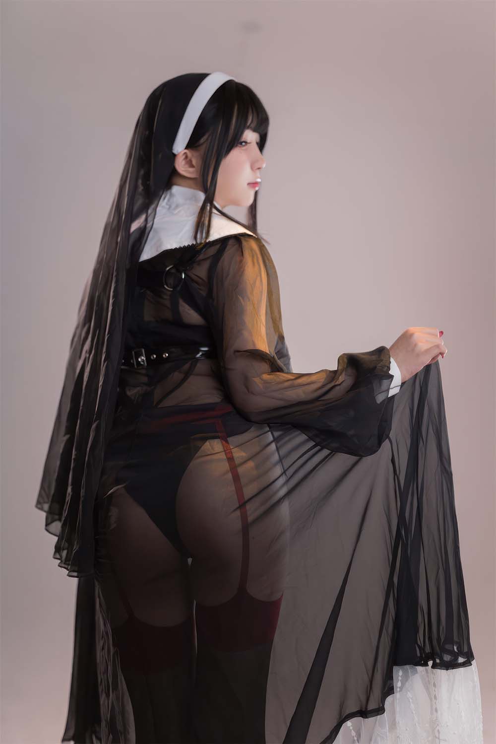 花铃 – 修女的忏悔室 Cosplay-第1张