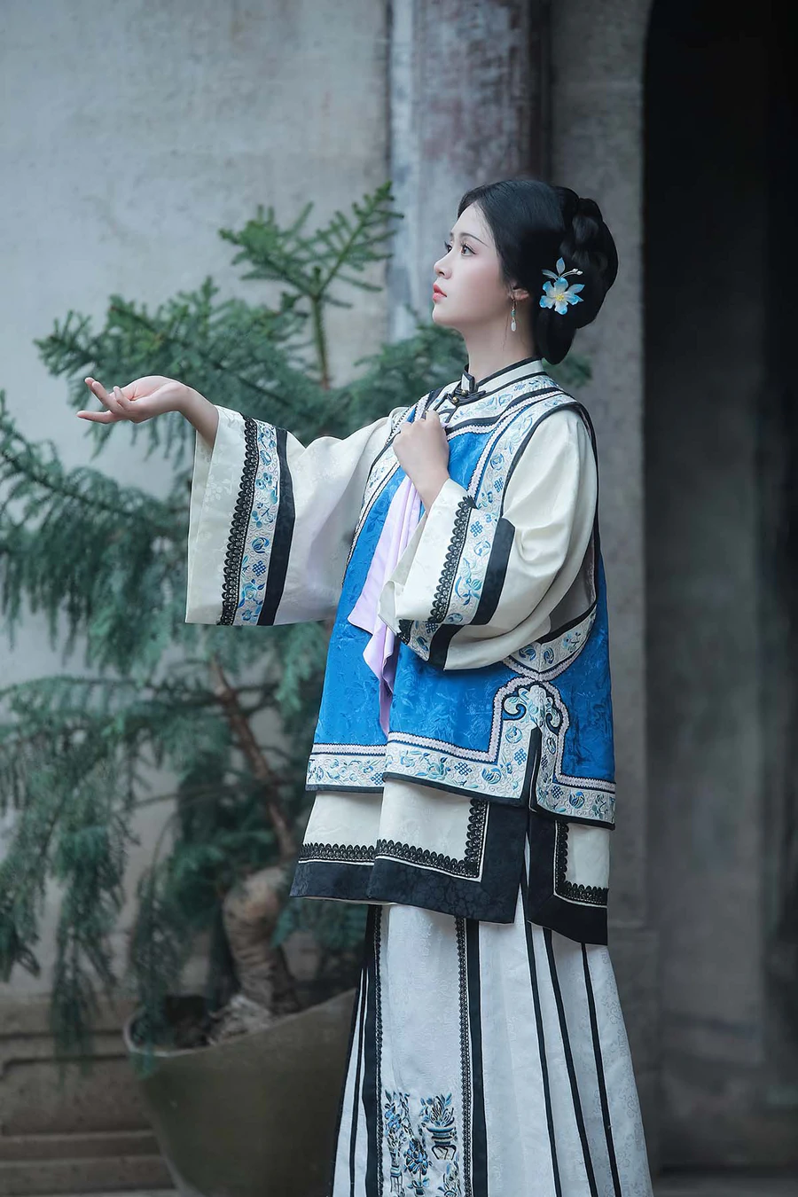 [YITUYU艺图语]2024.10.09 胭脂泪 何香菇 YITUYU艺图语-第1张