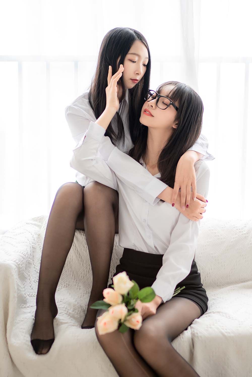 西瓜 – 黑丝百合 Cosplay-第1张