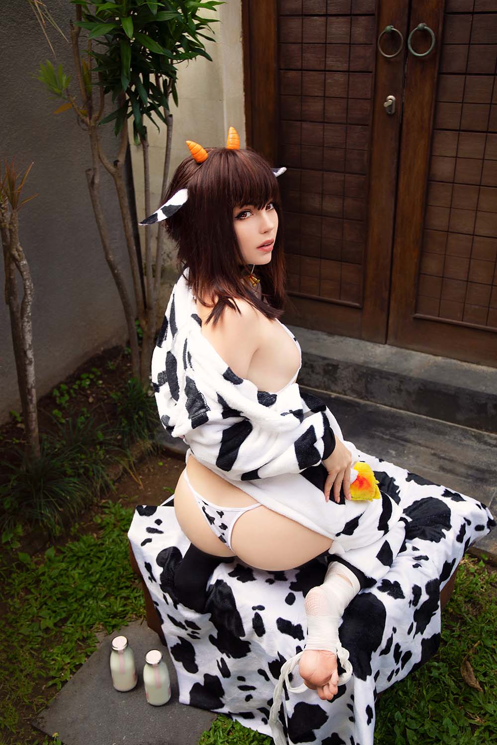 Caticornplay – Megumin Cow Cosplay-第1张