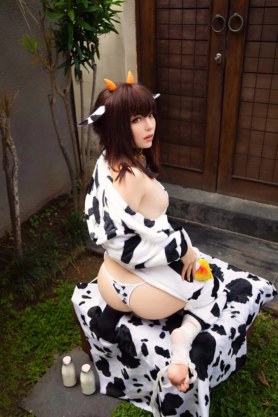 Caticornplay – Megumin Cow Cosplay-第1张