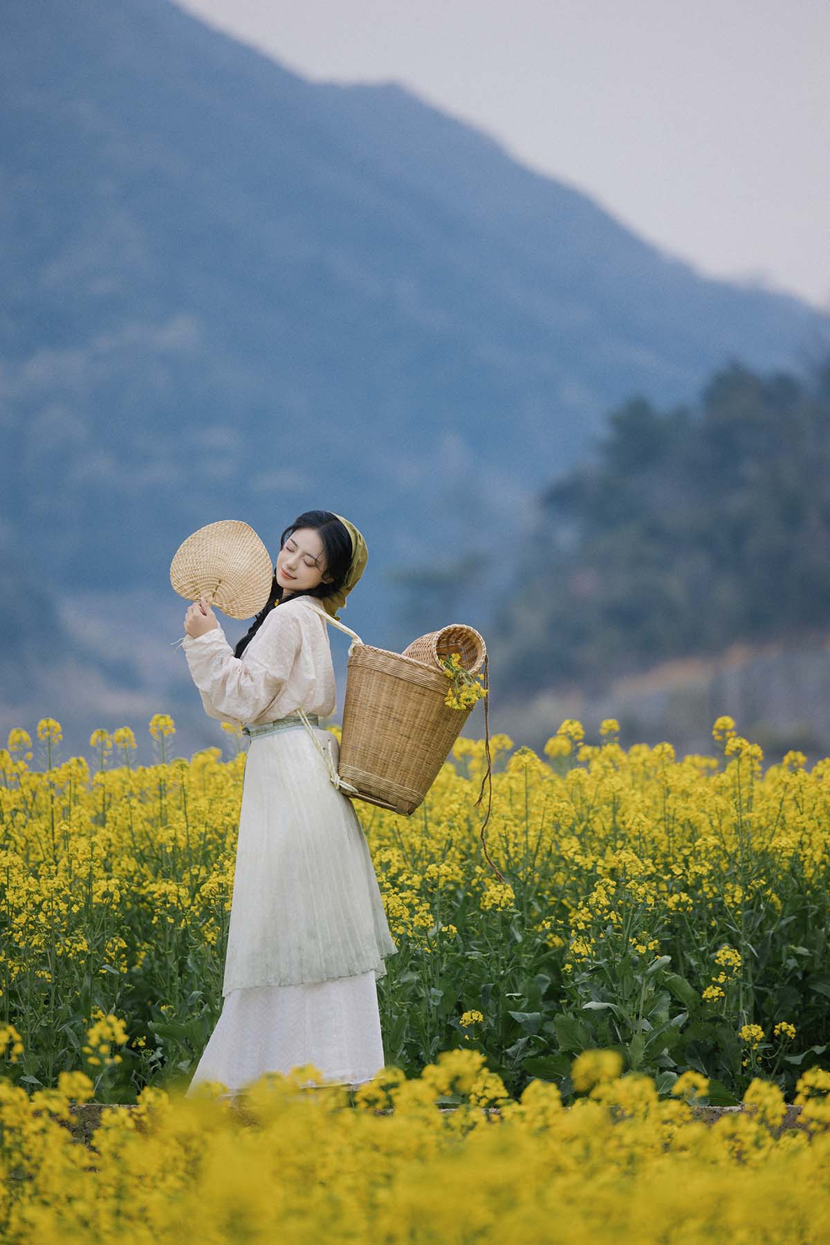 [YITUYU艺图语]2024.10.29 油菜花与少女 衔鹿 YITUYU艺图语-第2张