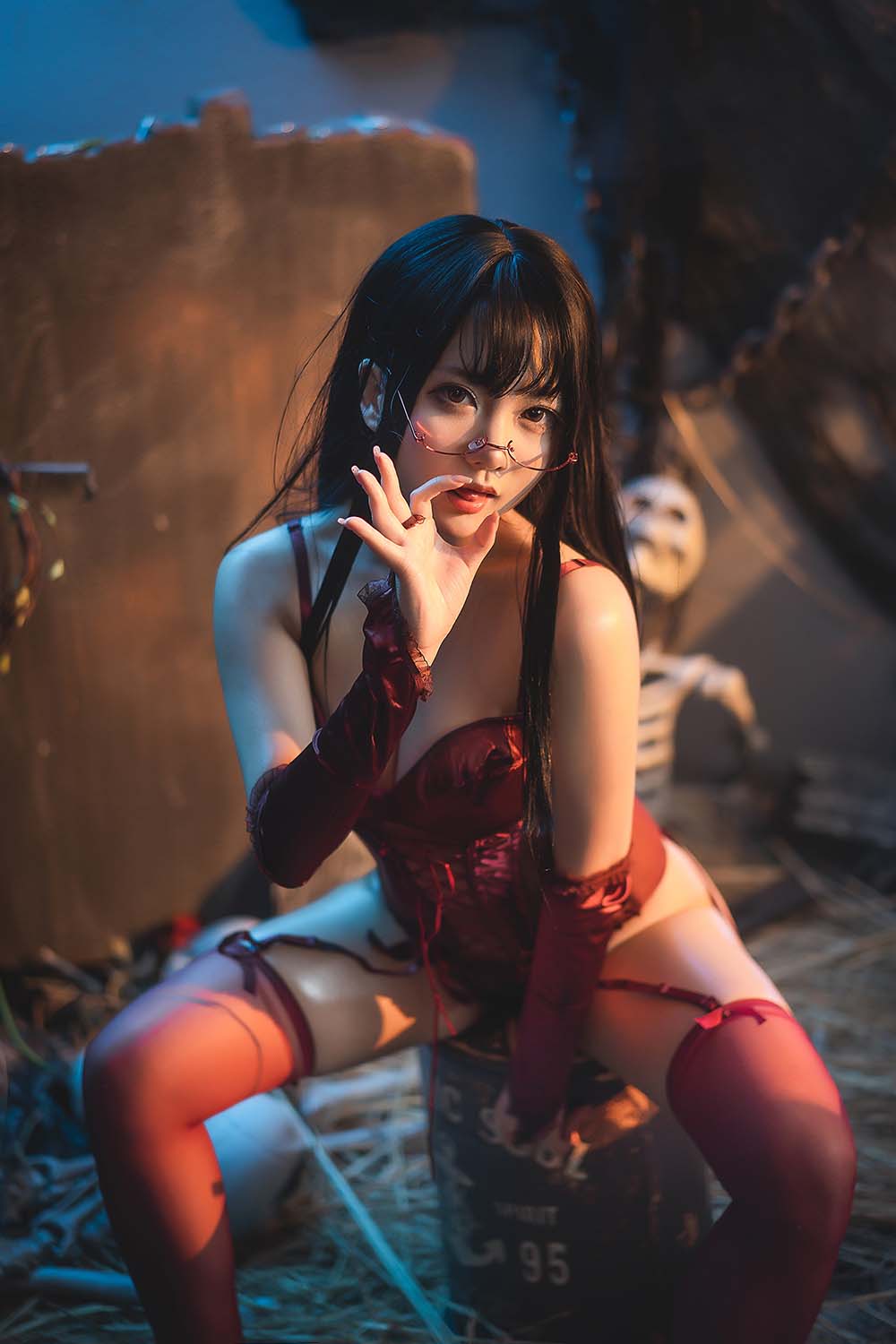 是一只熊仔吗 – 红色corset Cosplay-第1张