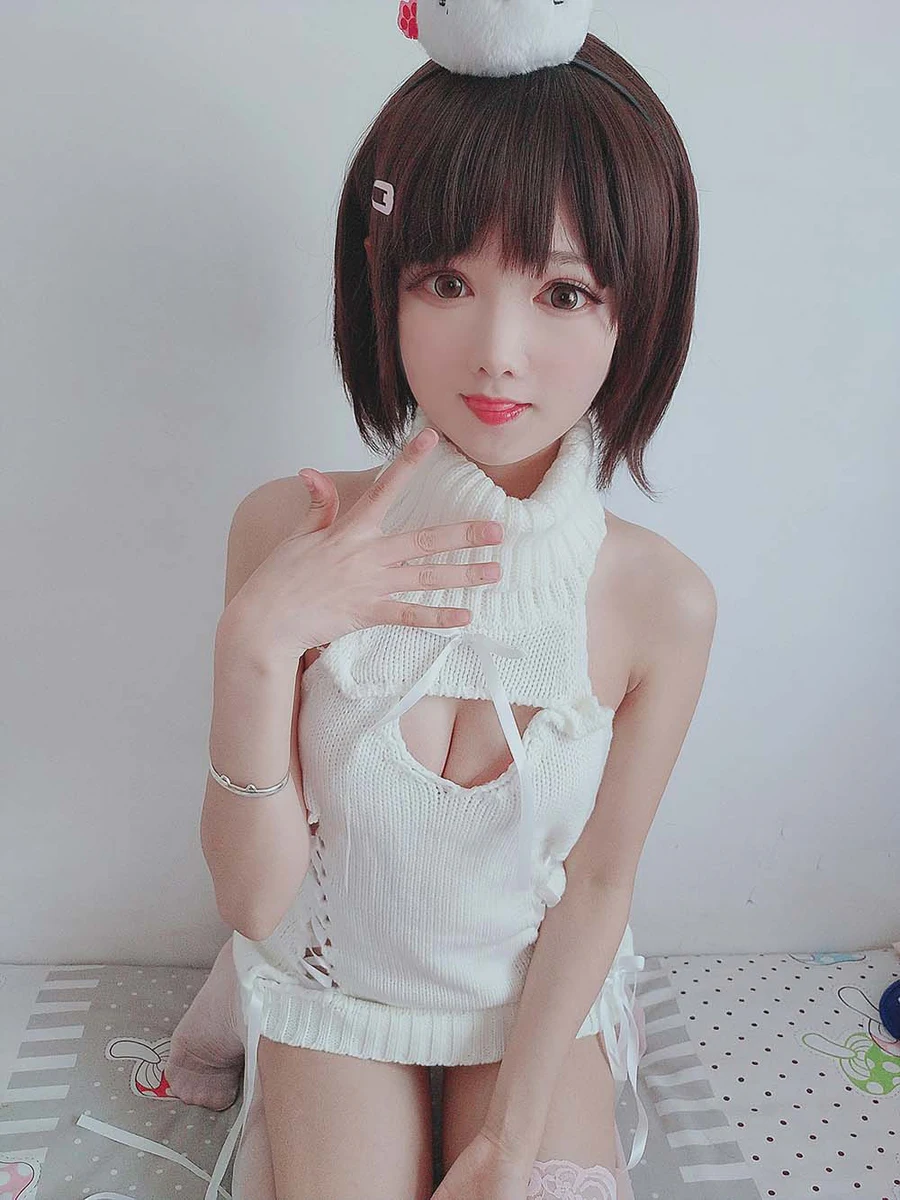 羽天shine – 白丝白色毛衣 Cosplay-第1张