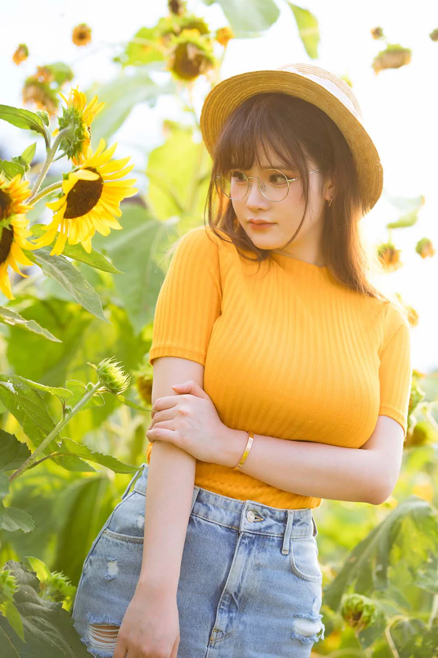前羽_rr – 向日葵 Cosplay-第1张