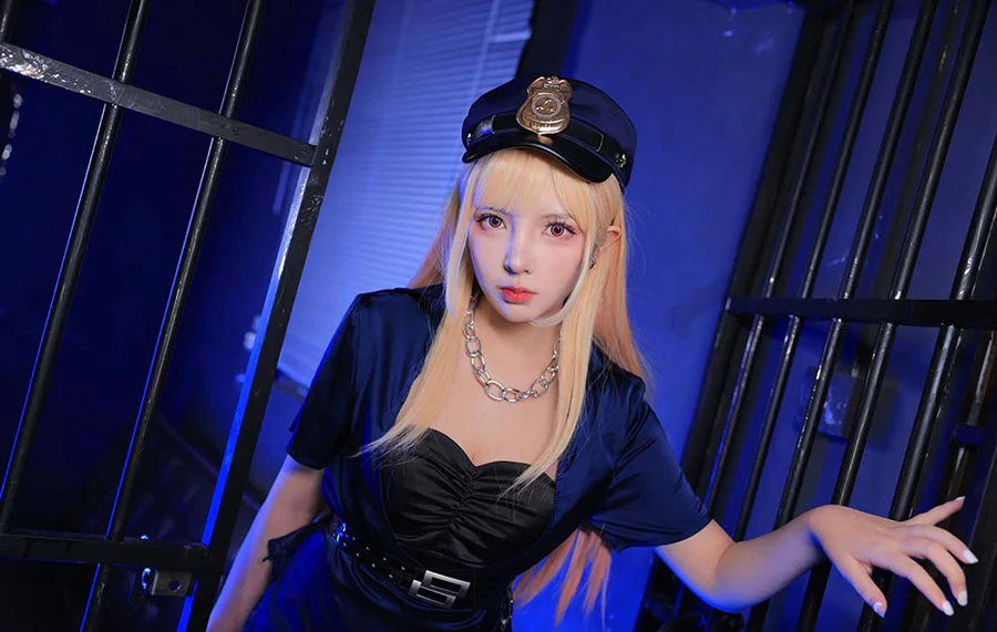 杏仁曲奇 – 喜多川海梦 女警 Cosplay-第2张