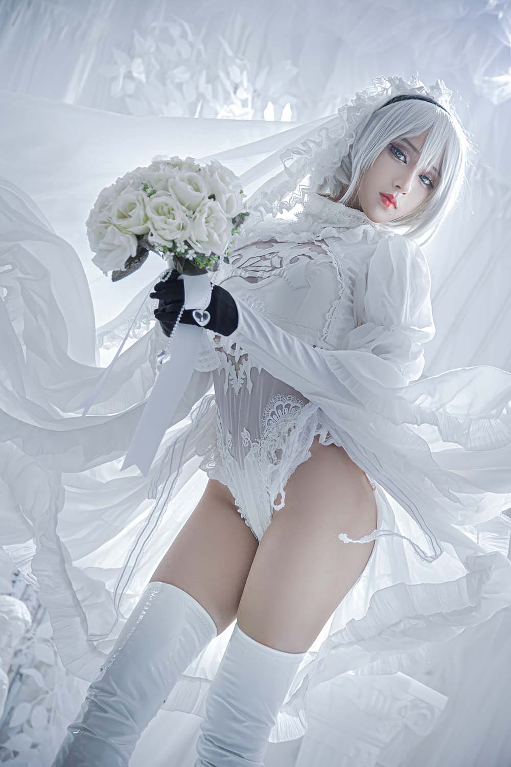 奶狮不咬人 – 白2B Cosplay-第1张