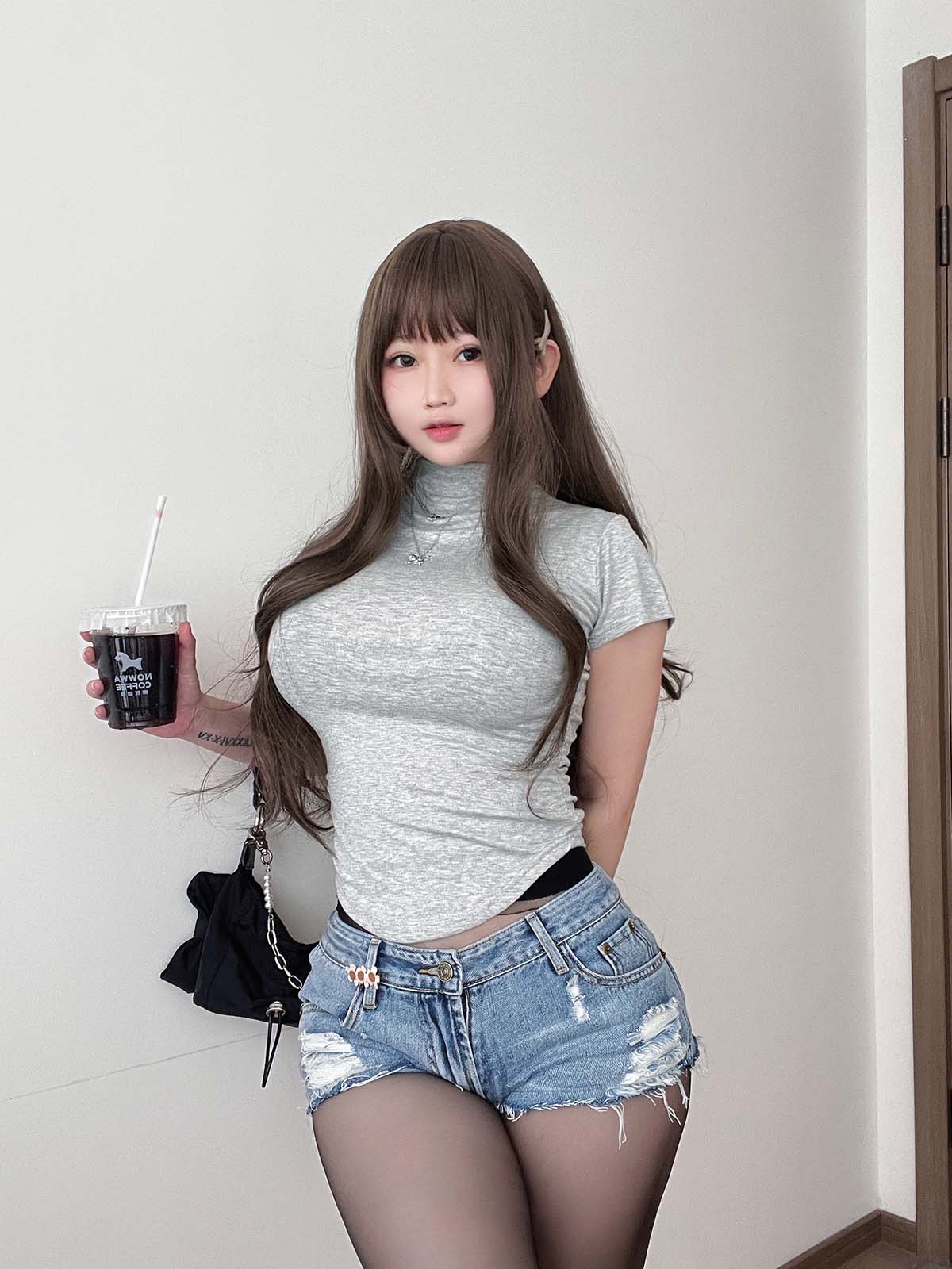 蜜桃少女是依酱呀 – 学姐的背影 Cosplay-第1张