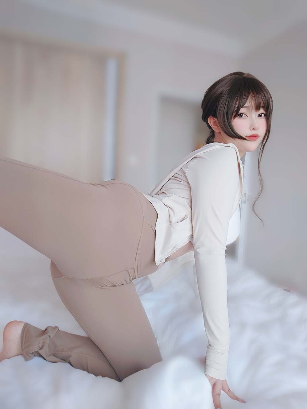 女主K – 瑜伽服 Cosplay-第2张