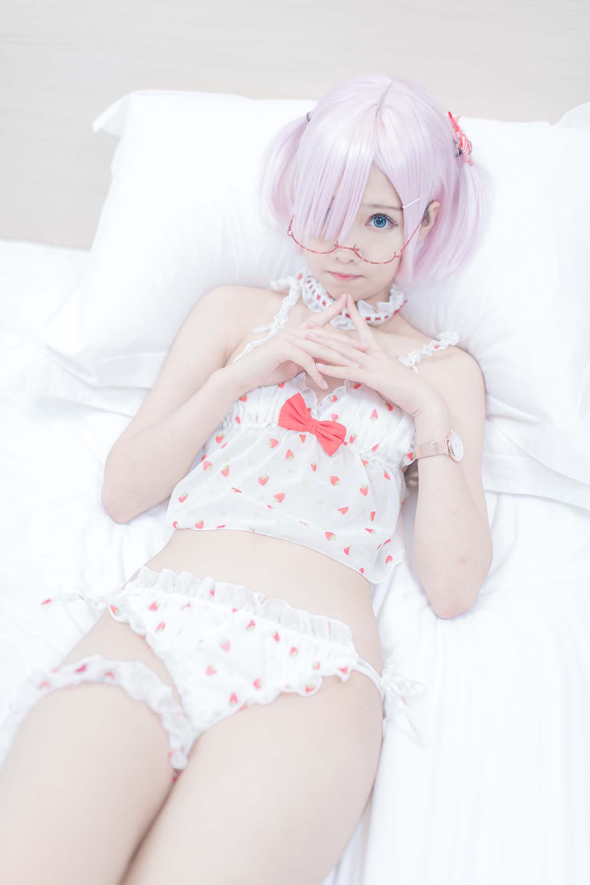 羽天shine – 草莓2 Cosplay-第1张