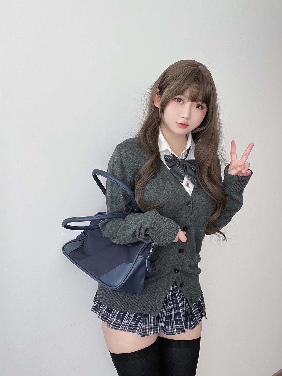 蜜桃少女是依酱呀 – 学姐的日常 Cosplay-第1张